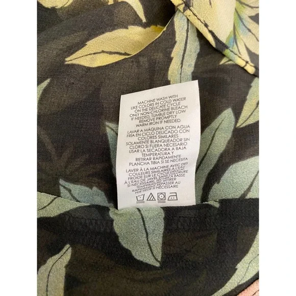 CABI Osaka Nights Gray Pastel Ruffle Tank Blouse Size S - Picture 5 of 5